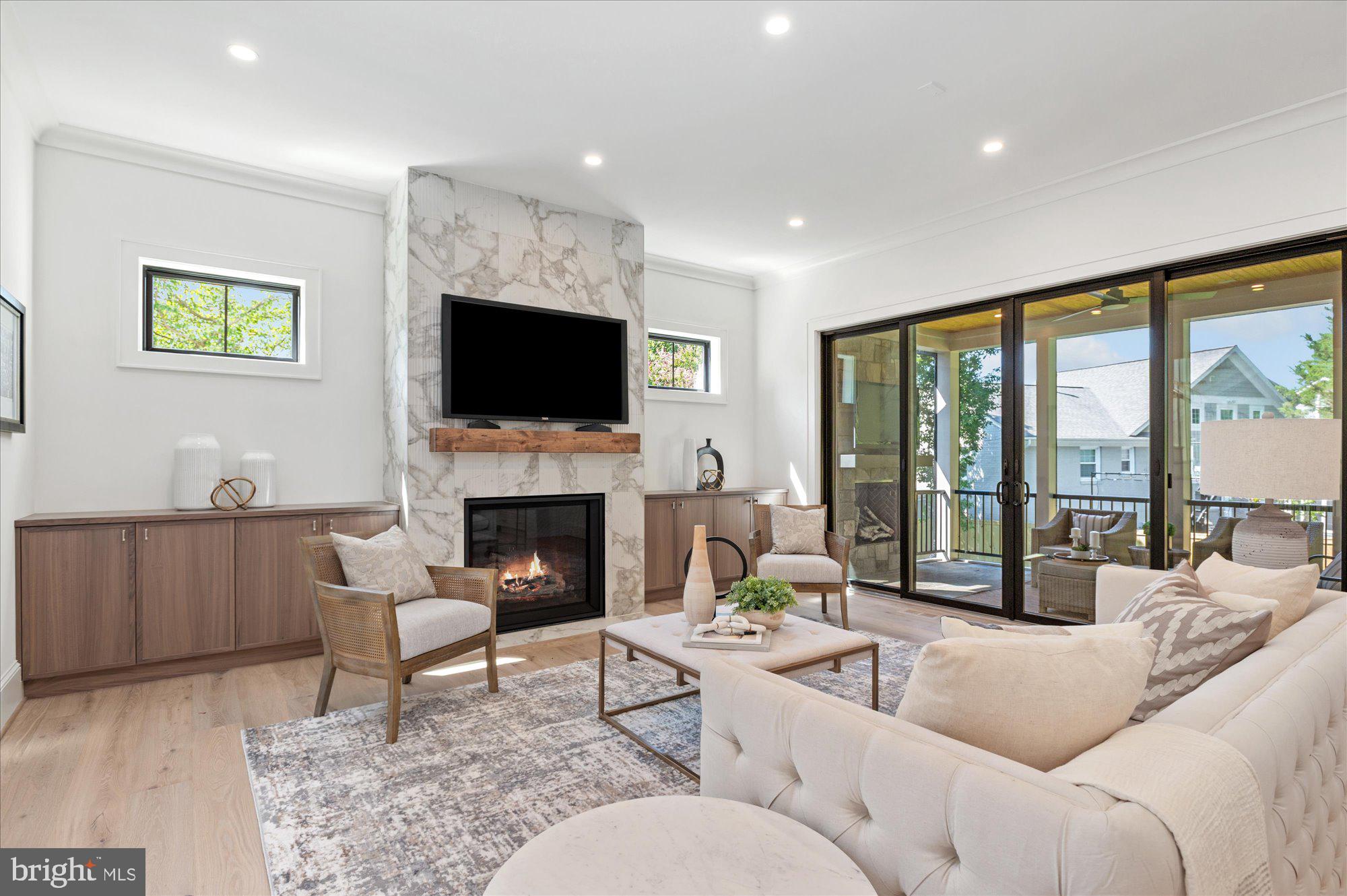 JAMESTOWN VILLAGE - Residential