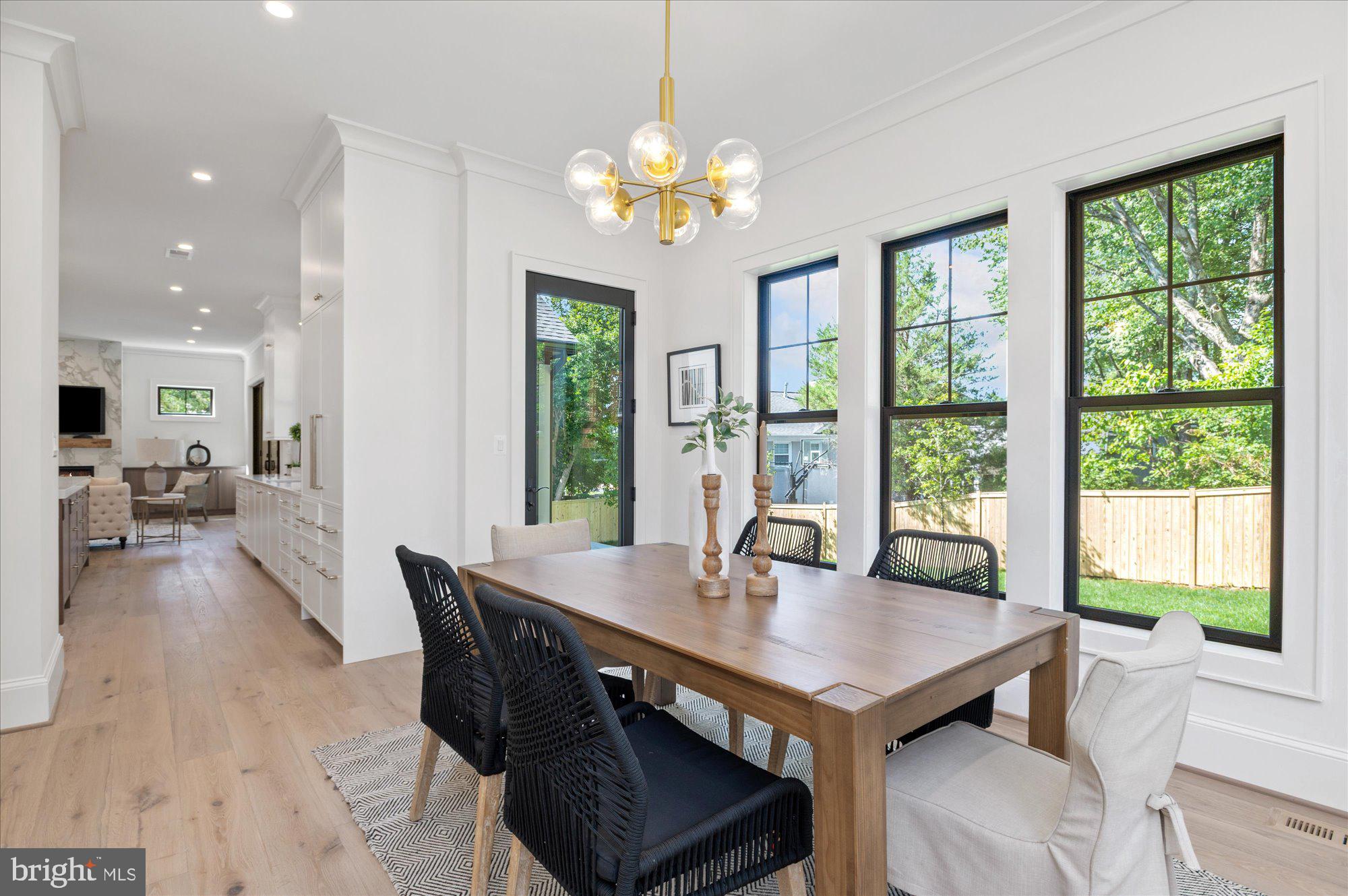 JAMESTOWN VILLAGE - Residential