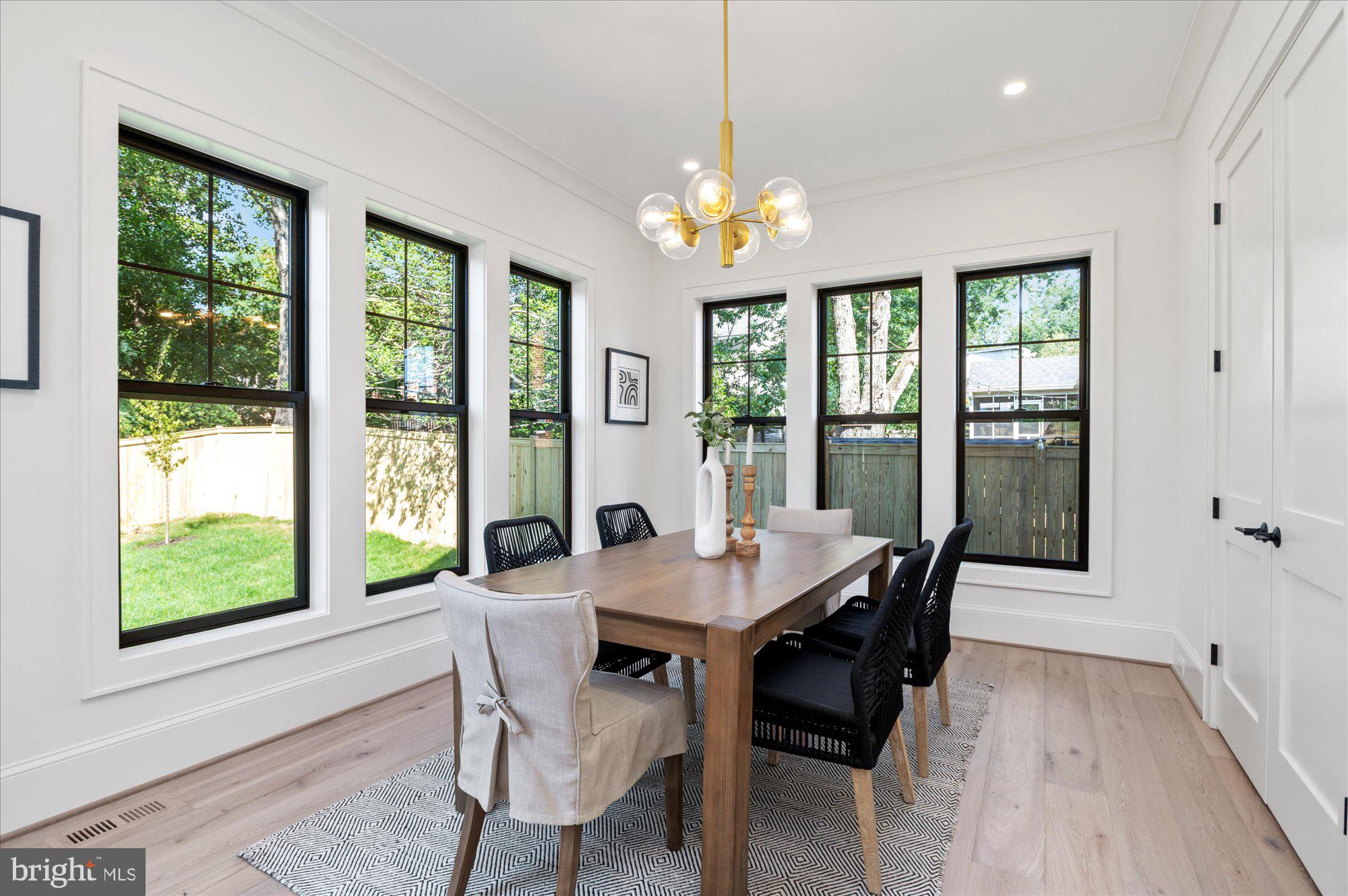 JAMESTOWN VILLAGE - Residential