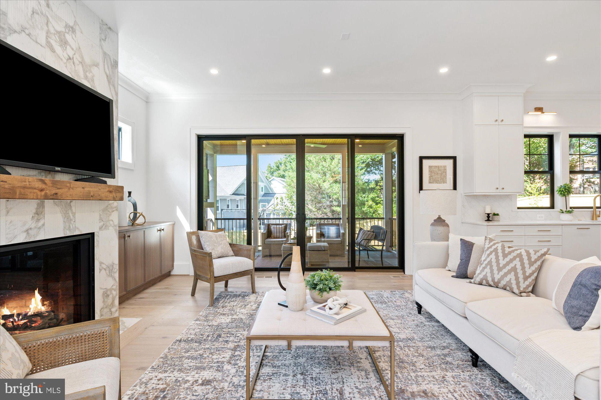 JAMESTOWN VILLAGE - Residential