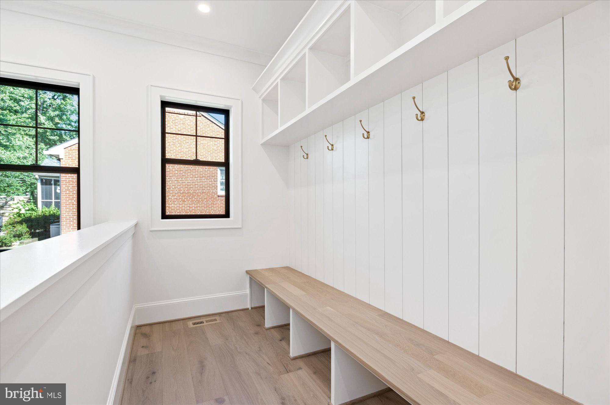 JAMESTOWN VILLAGE - Residential