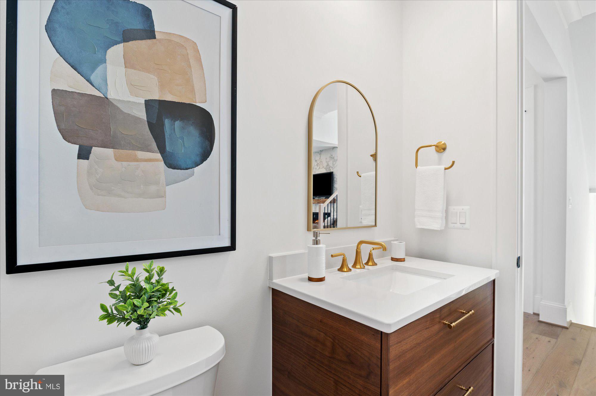 JAMESTOWN VILLAGE - Residential