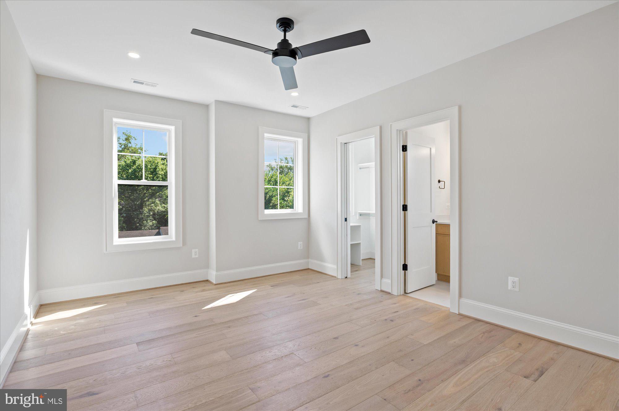 JAMESTOWN VILLAGE - Residential