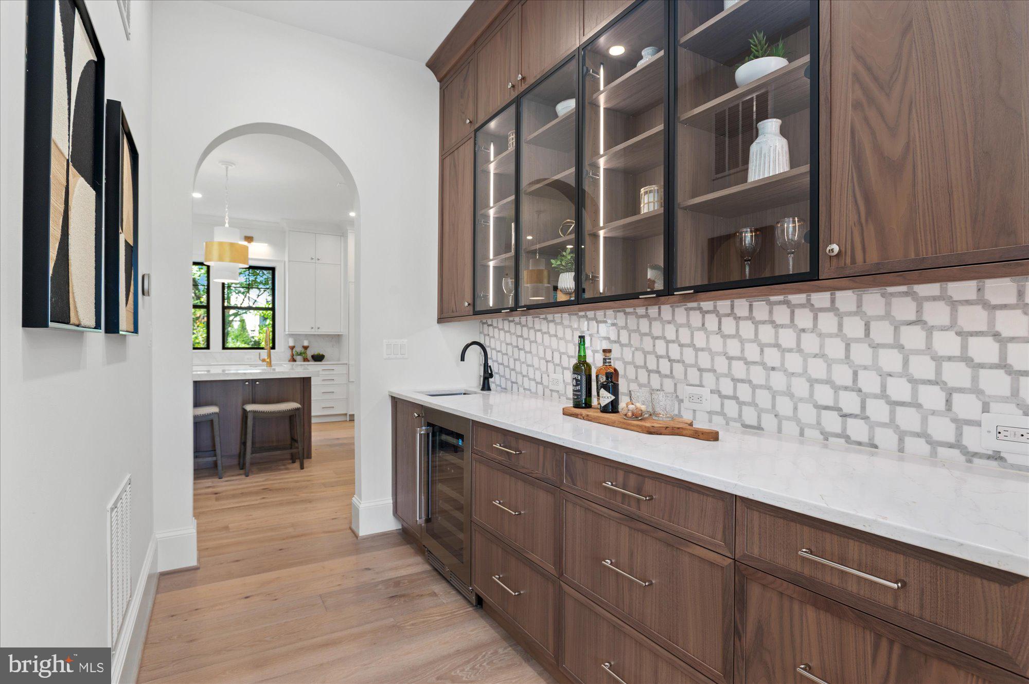 JAMESTOWN VILLAGE - Residential