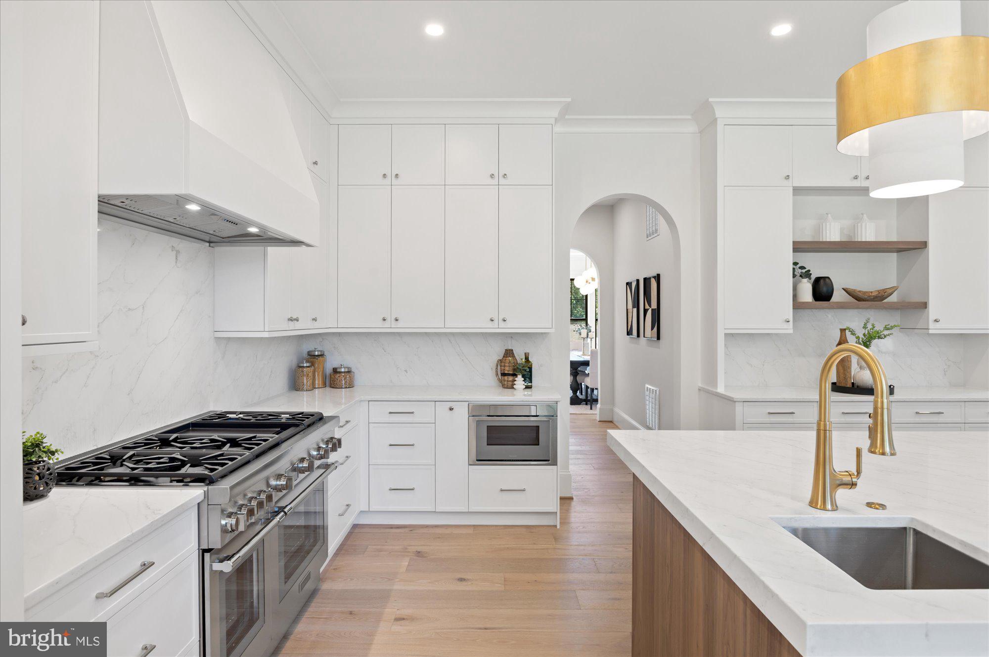 JAMESTOWN VILLAGE - Residential