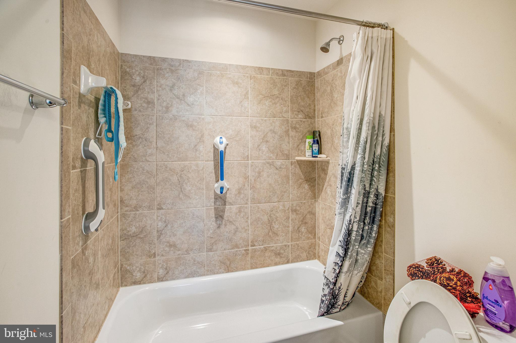 AVALON WOODS - Residential