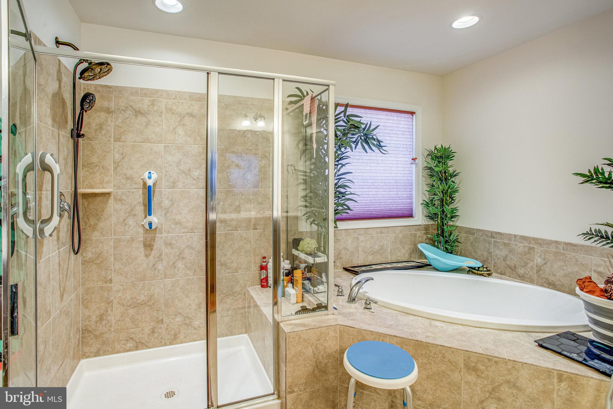 AVALON WOODS - Residential