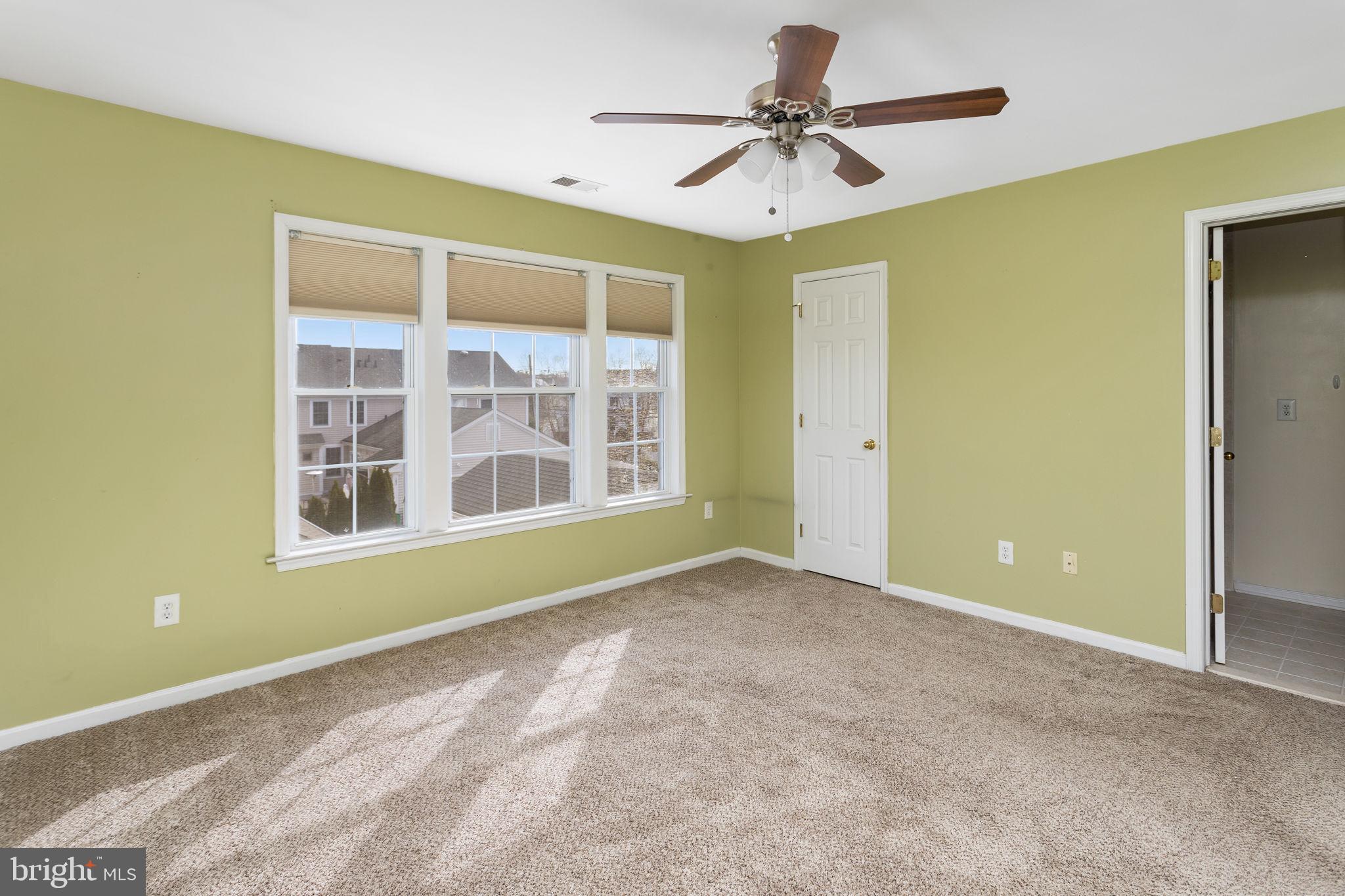 TOWN CENTER - Residential Lease