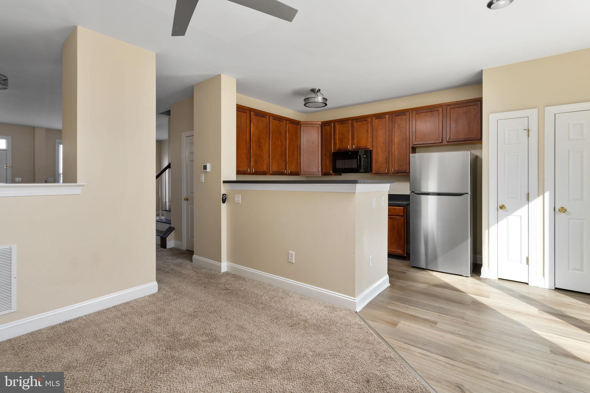 TOWN CENTER - Residential Lease