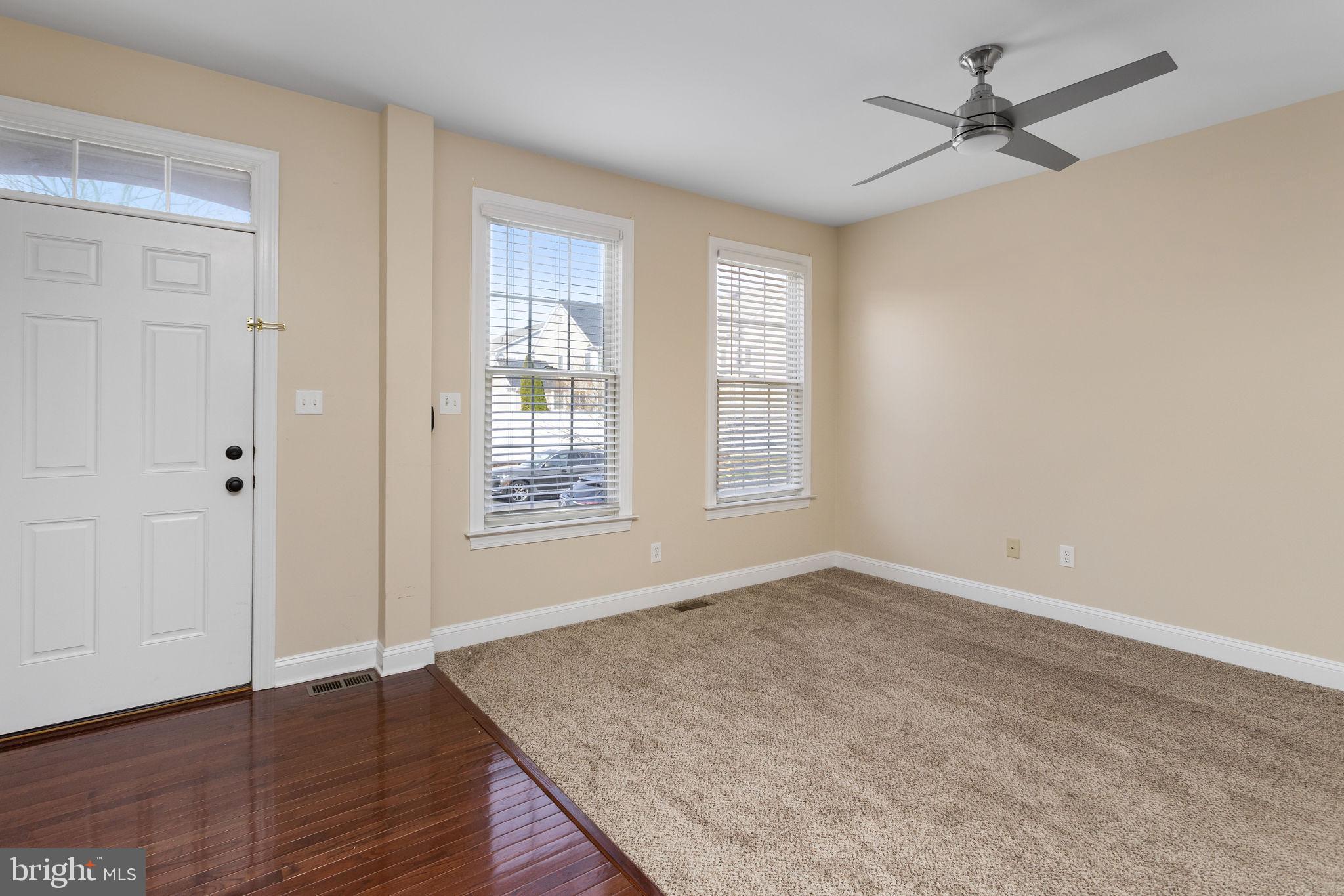 TOWN CENTER - Residential Lease