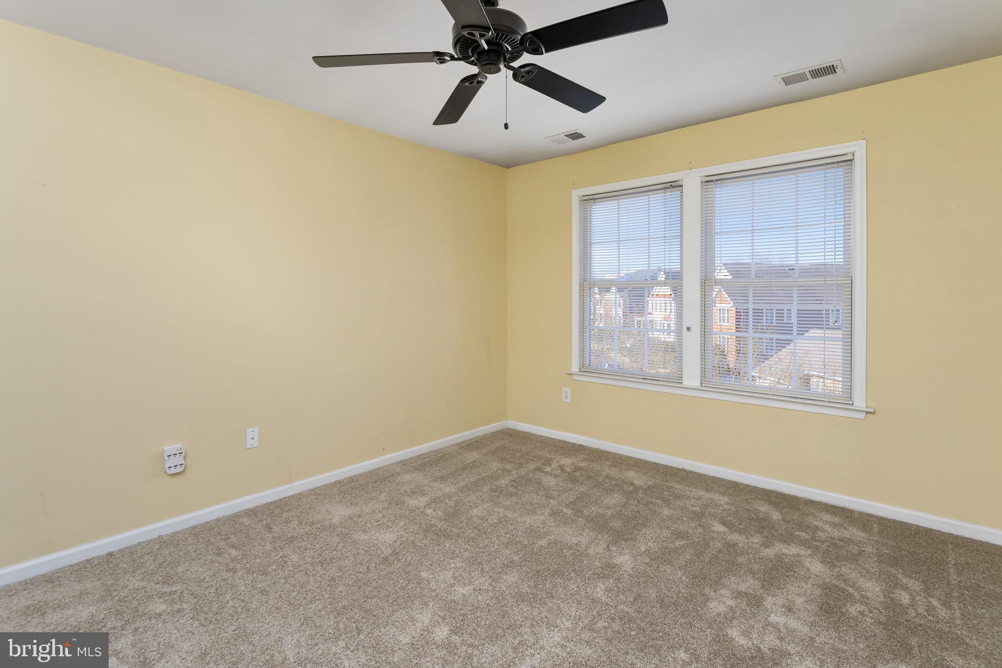 TOWN CENTER - Residential Lease