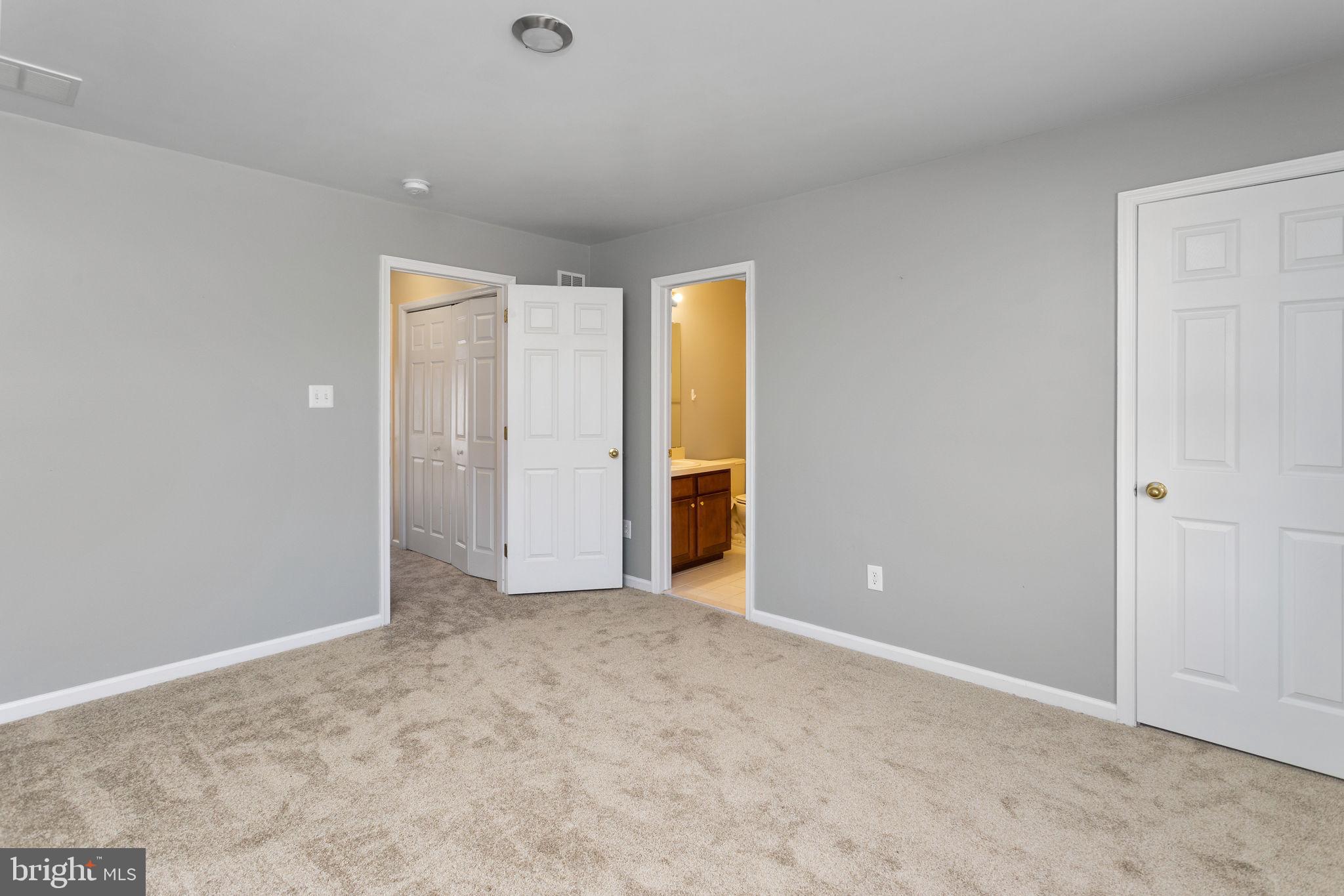 TOWN CENTER - Residential Lease