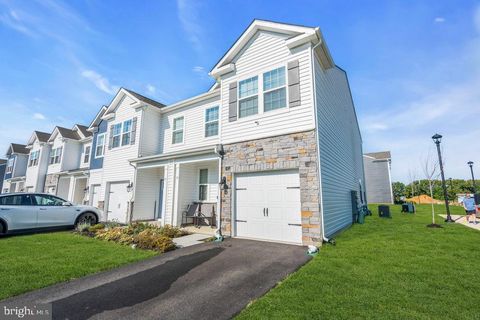 Townhouse For Sale - 59 Elliot Lane<br/> WESTAMPTON, NJ 08060