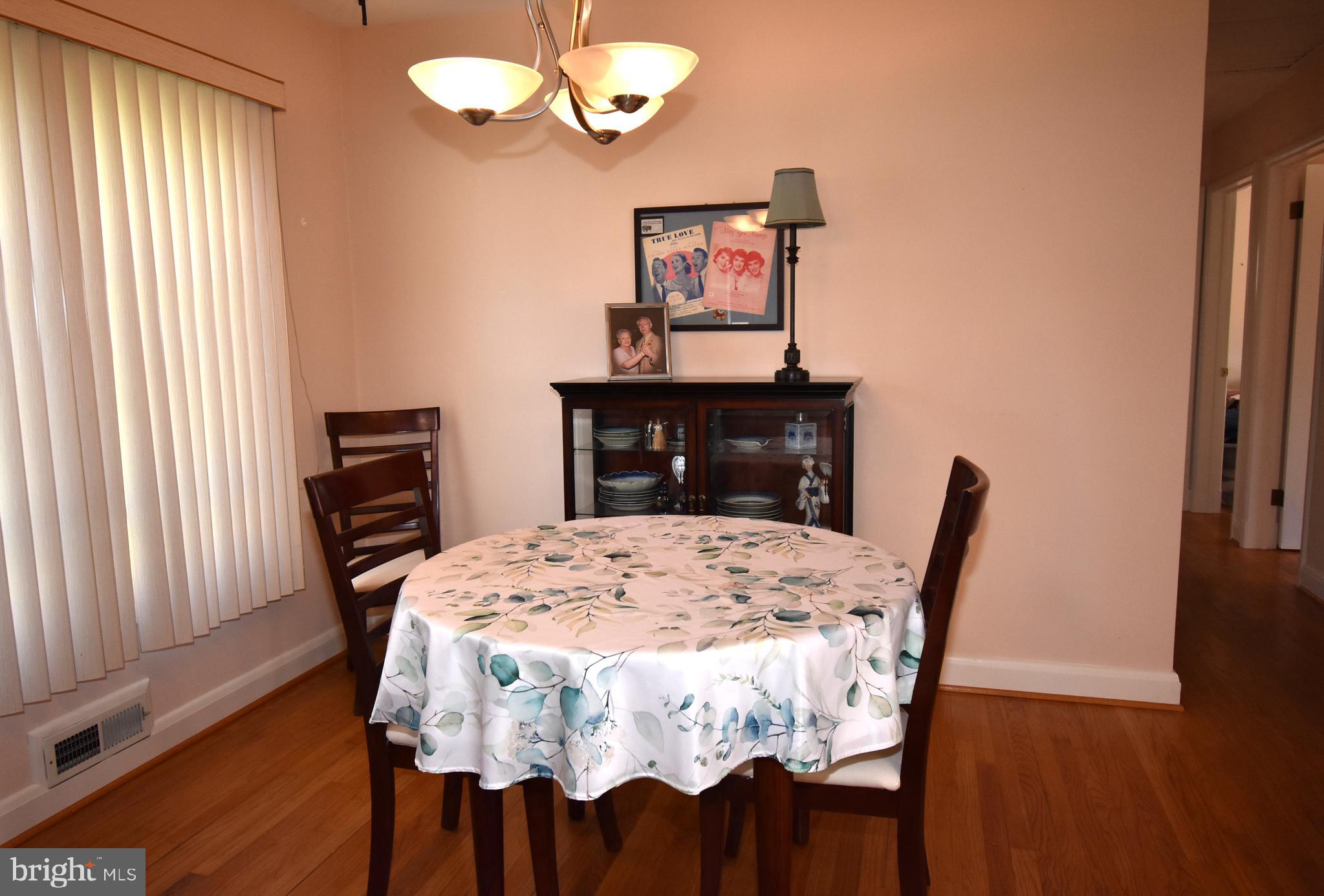 RICHLYN MANOR - Residential