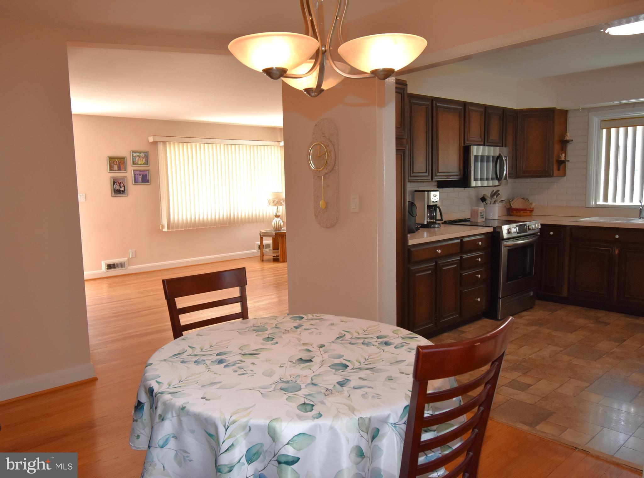 RICHLYN MANOR - Residential