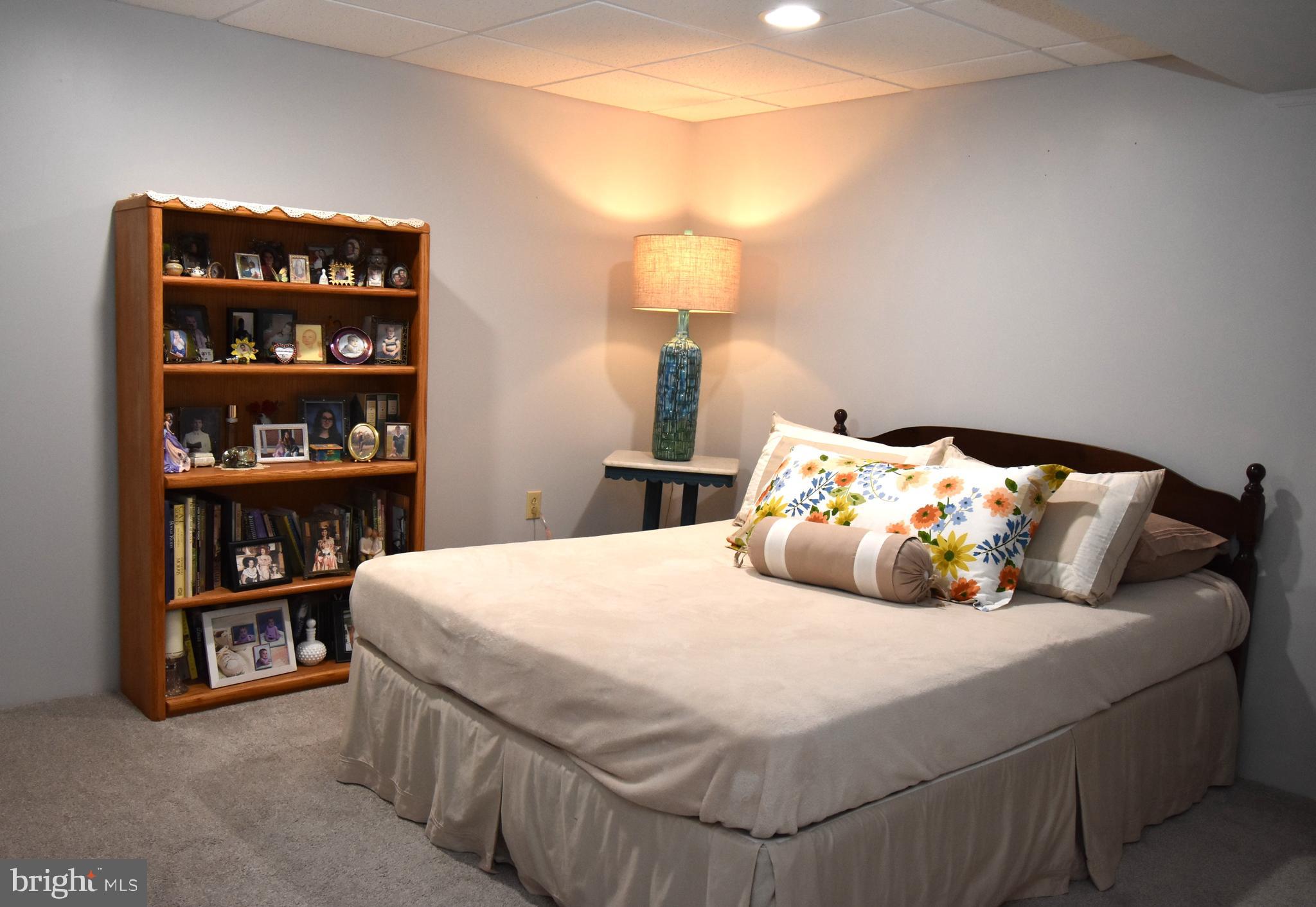 RICHLYN MANOR - Residential