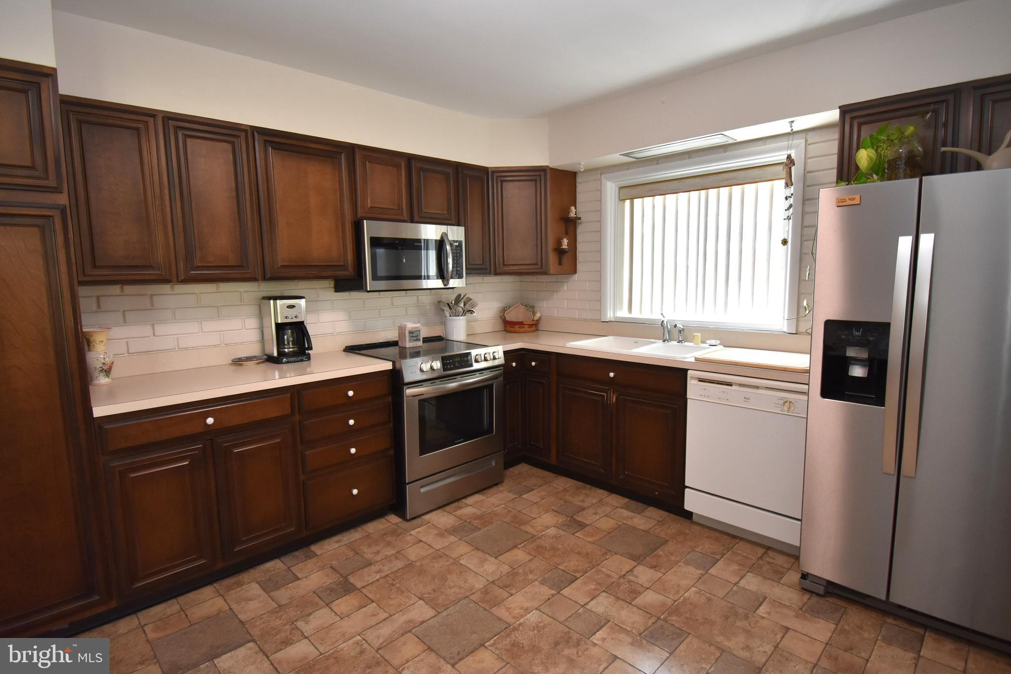 RICHLYN MANOR - Residential