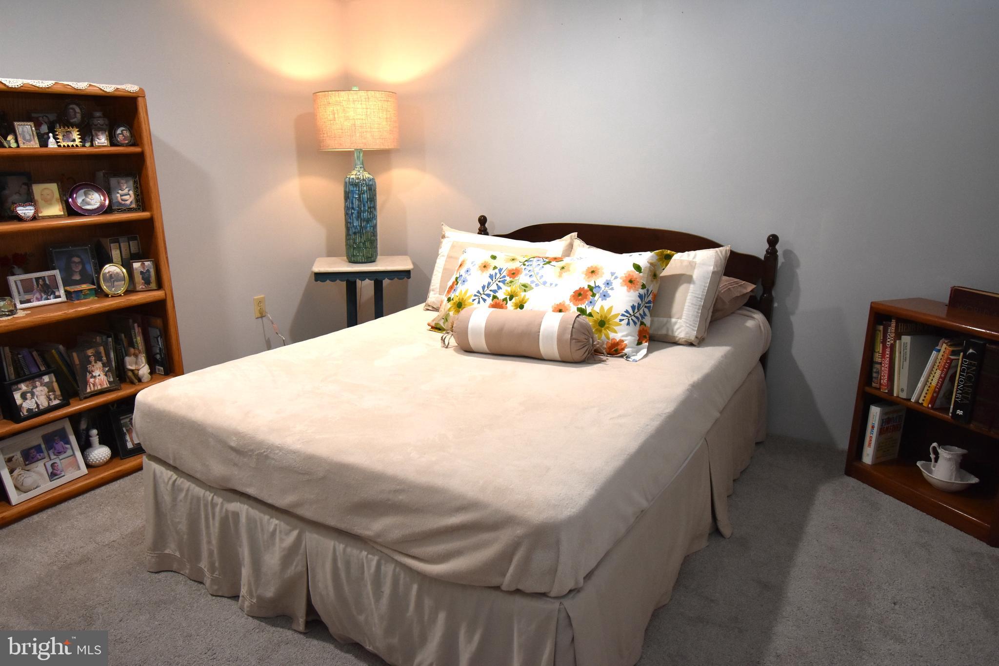 RICHLYN MANOR - Residential