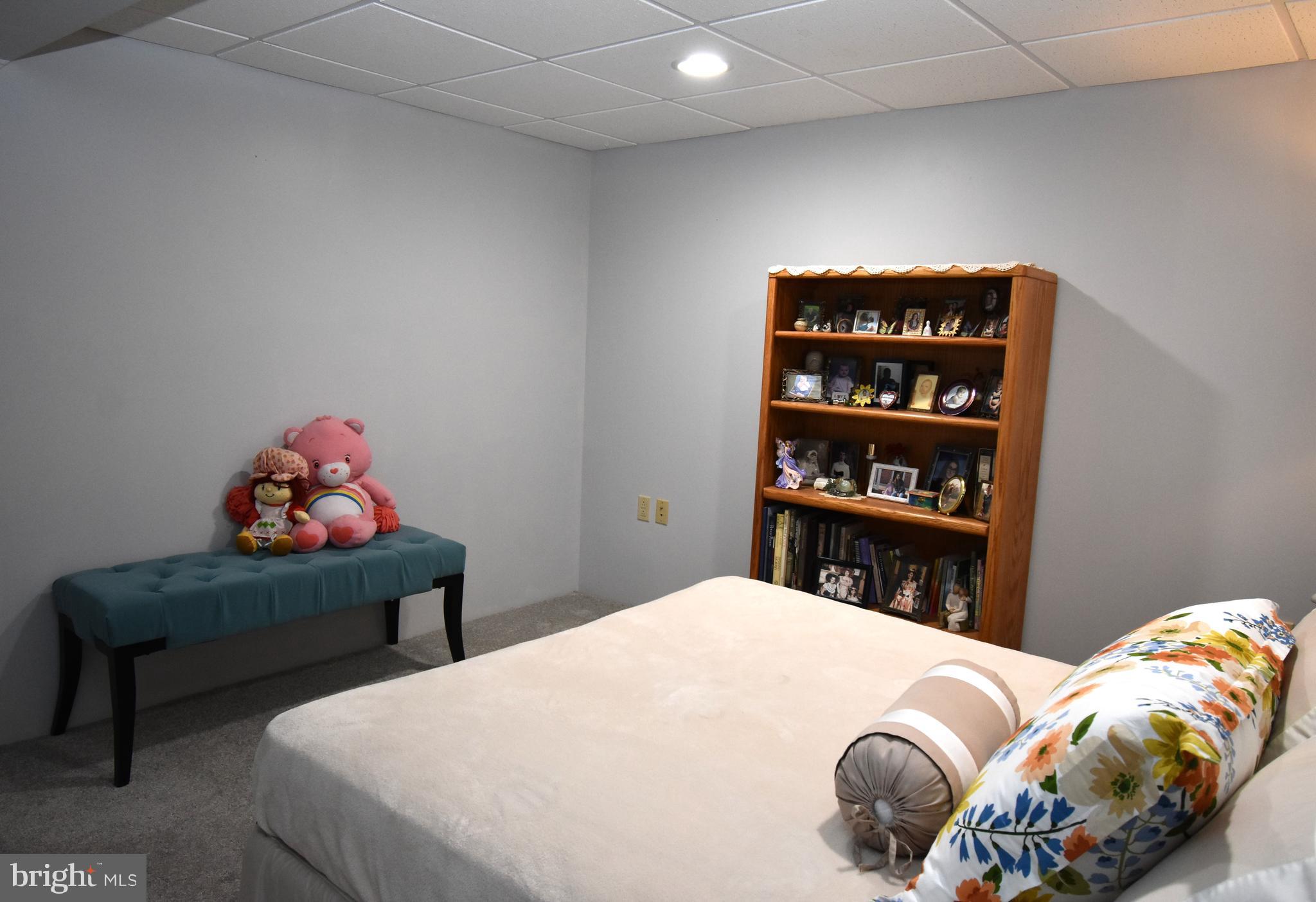 RICHLYN MANOR - Residential