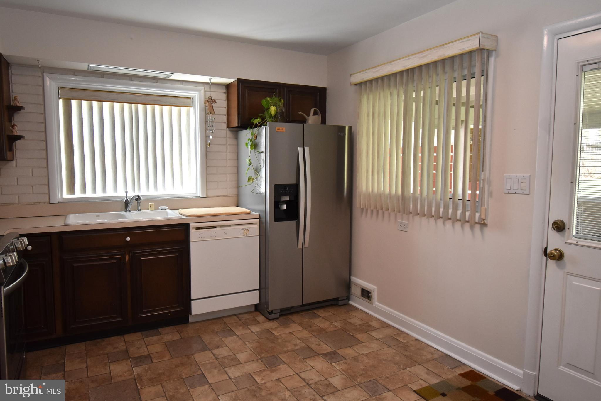 RICHLYN MANOR - Residential