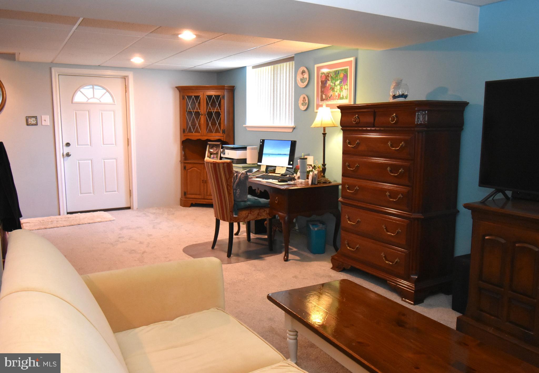 RICHLYN MANOR - Residential