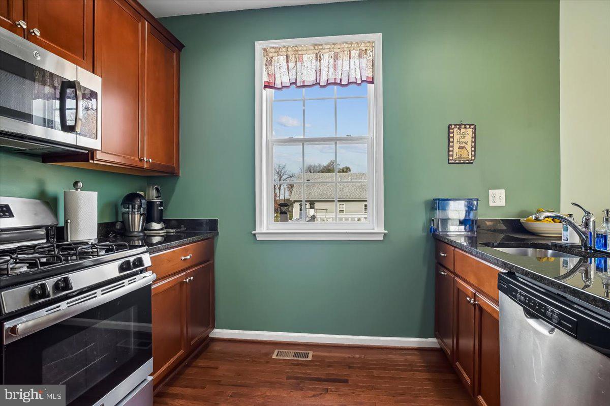 CRESTWOOD - Residential