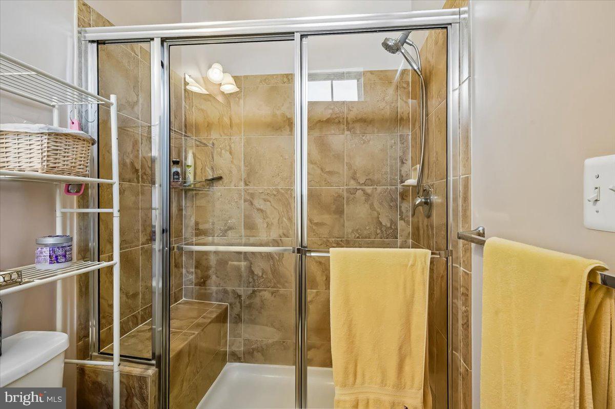 CRESTWOOD - Residential