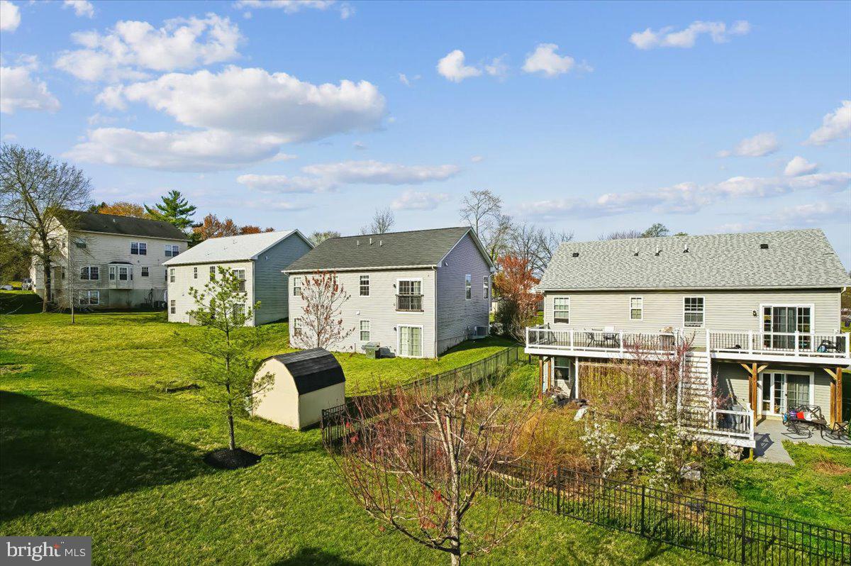 CRESTWOOD - Residential