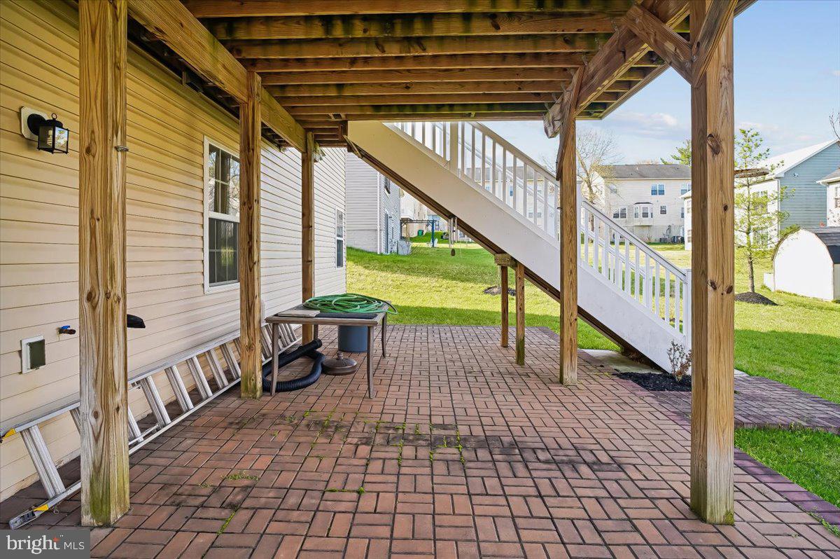 CRESTWOOD - Residential