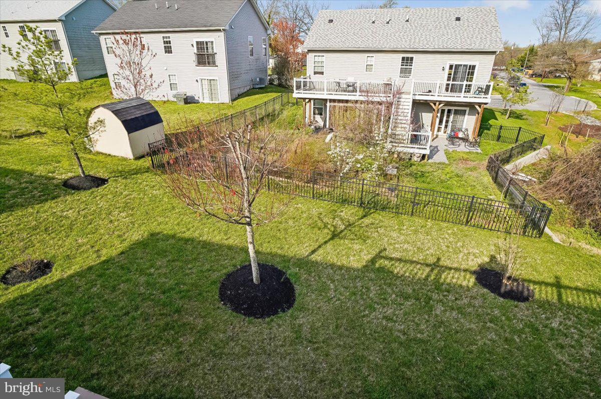 CRESTWOOD - Residential