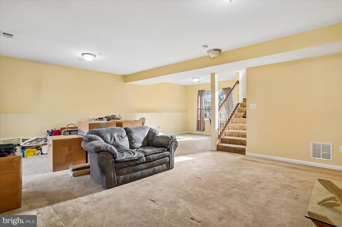 CRESTWOOD - Residential