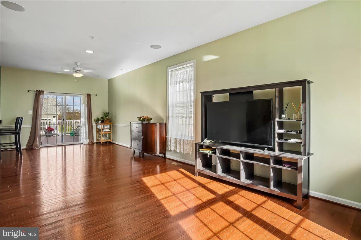 CRESTWOOD - Residential