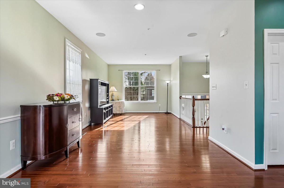 CRESTWOOD - Residential