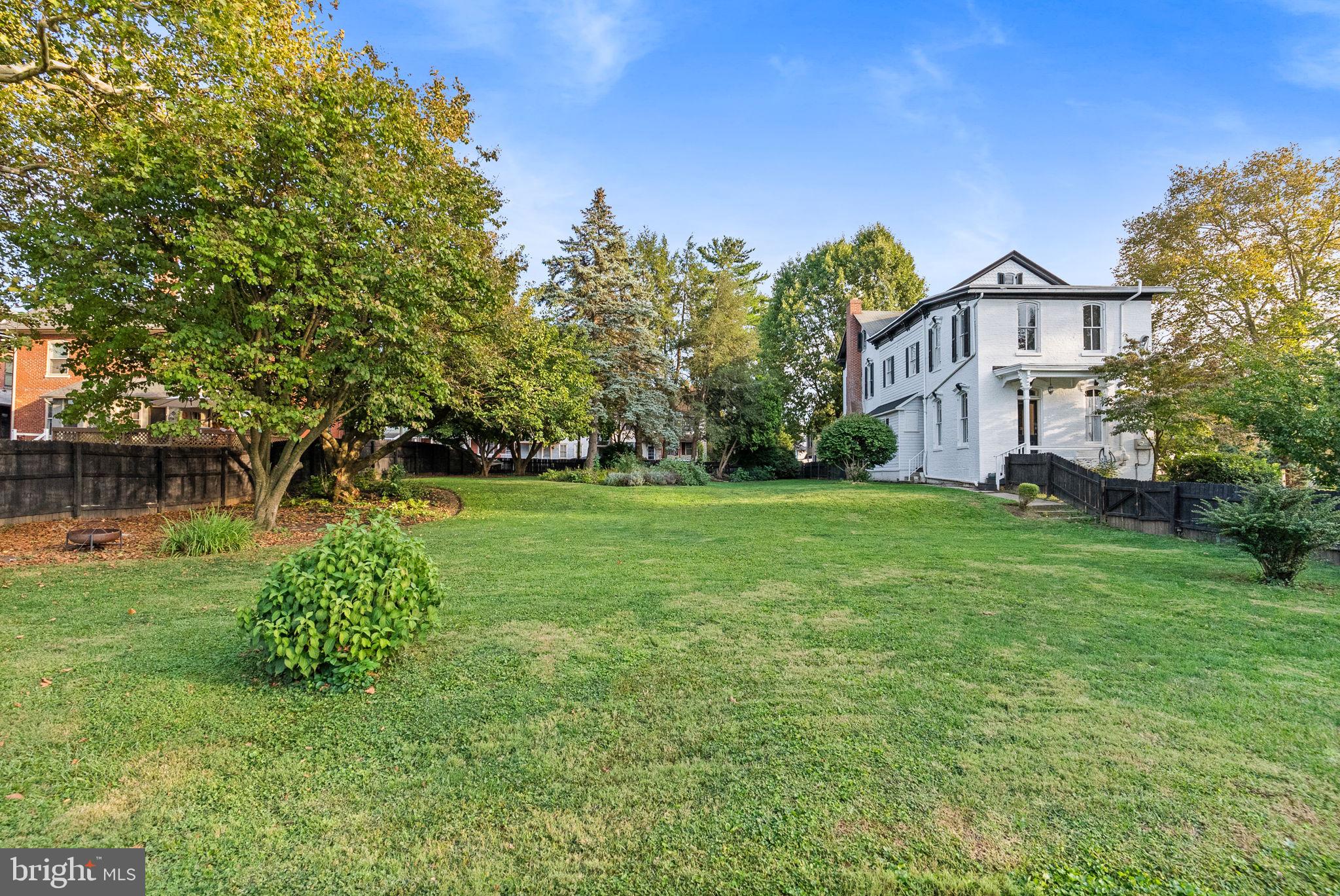 MAYTOWN - Residential