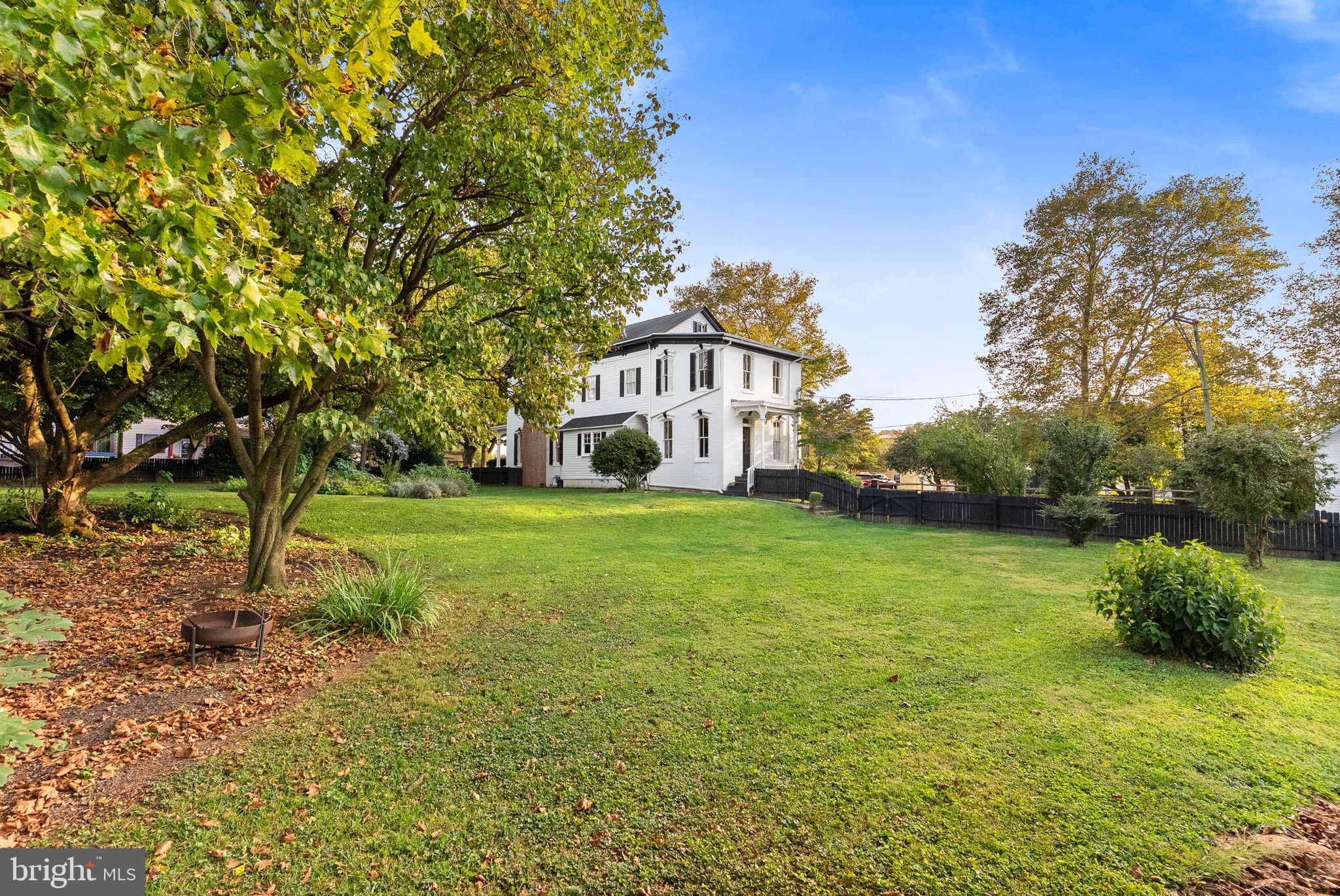 MAYTOWN - Residential