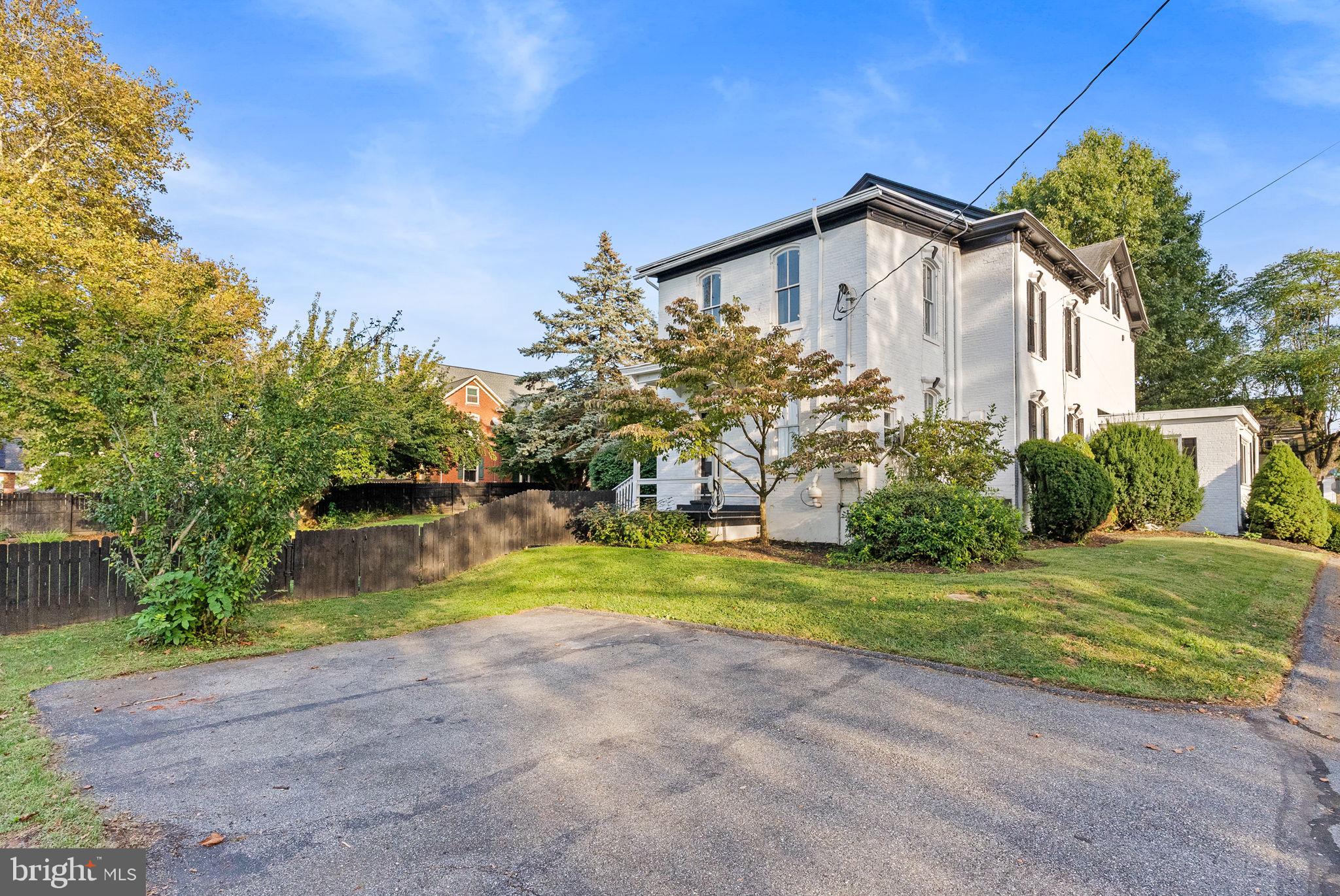 MAYTOWN - Residential