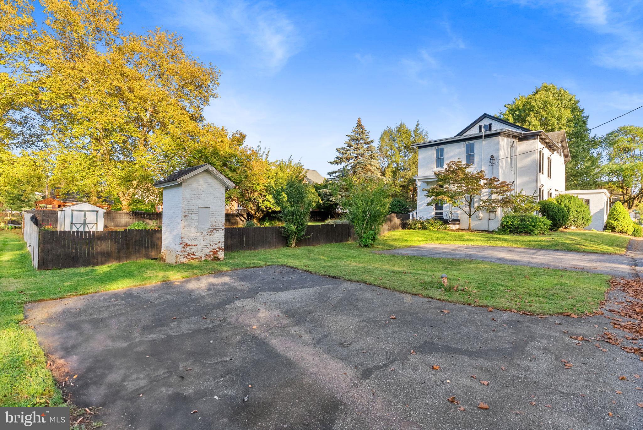 MAYTOWN - Residential