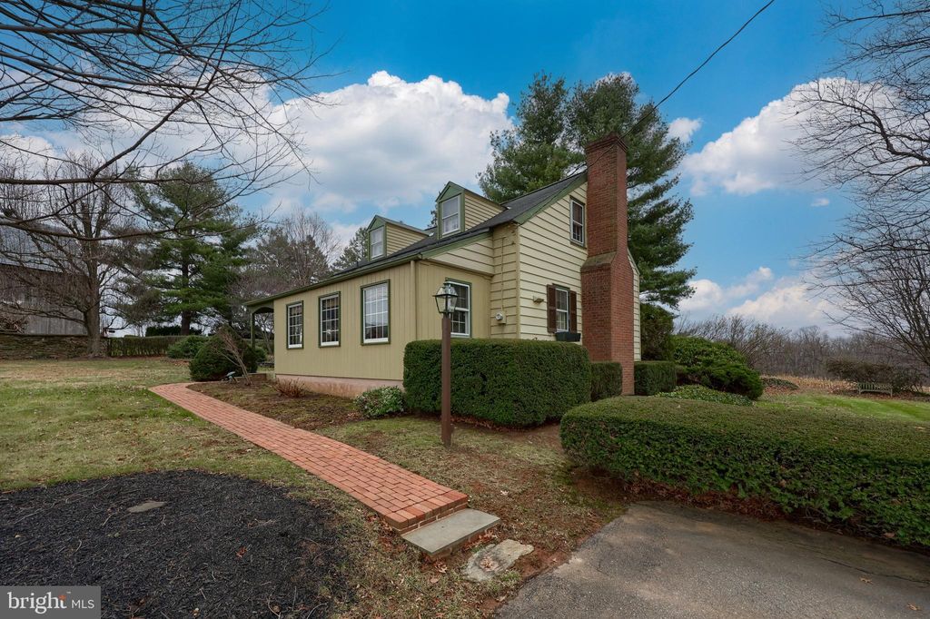 Photo of 64 Oak Road, CONESTOGA, PA 17516 (MLS # PALA2062192)