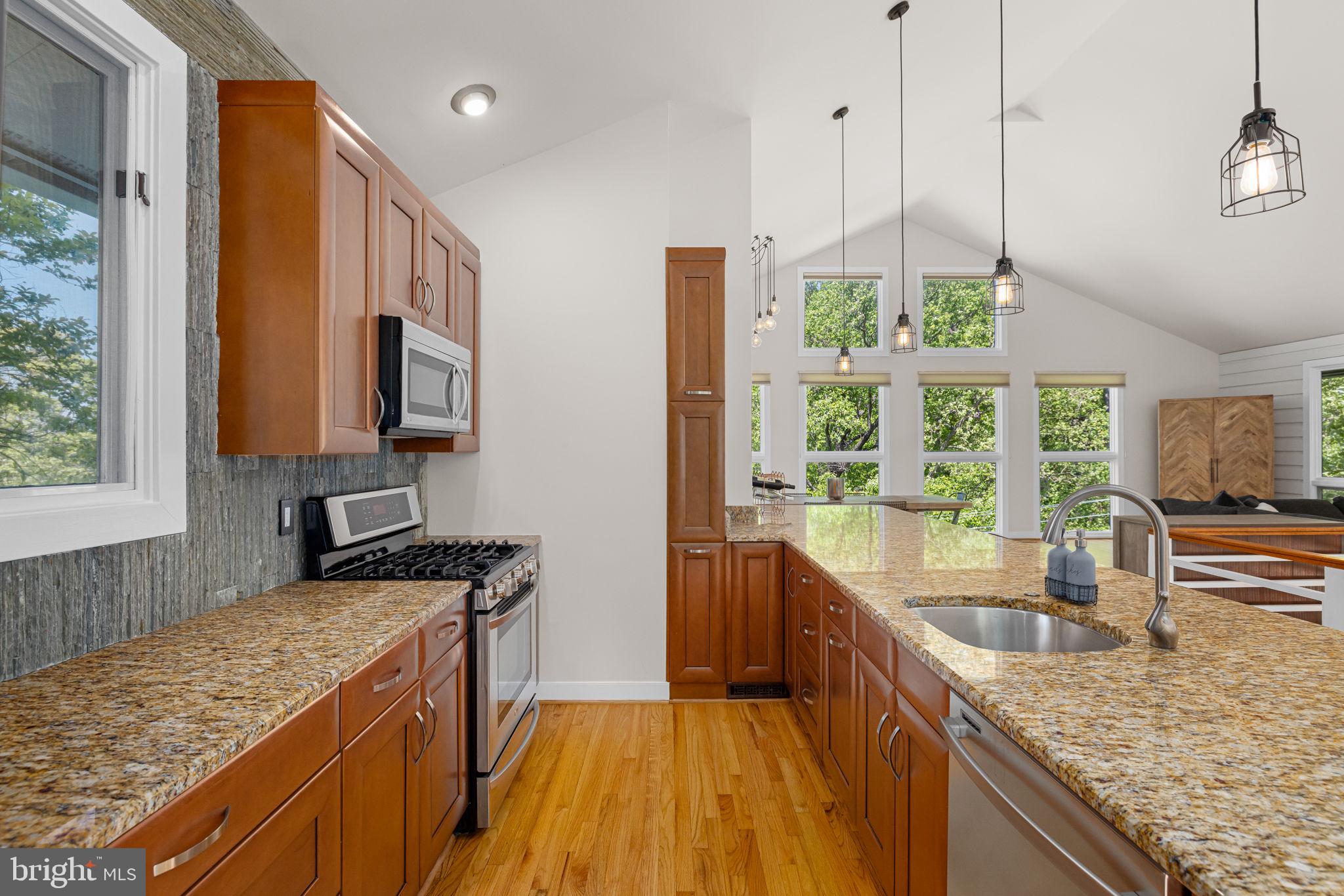 AURORA HILLS - Residential