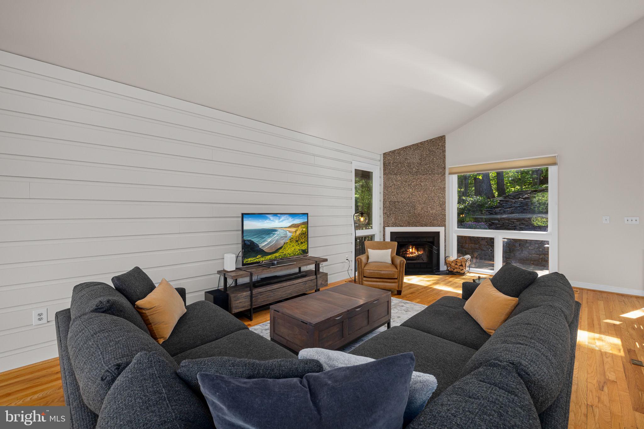 AURORA HILLS - Residential