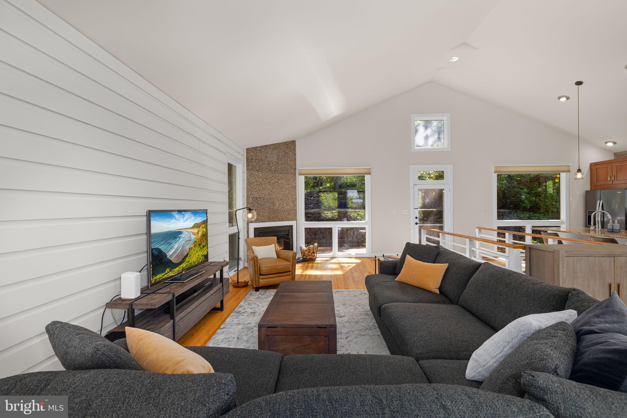 AURORA HILLS - Residential