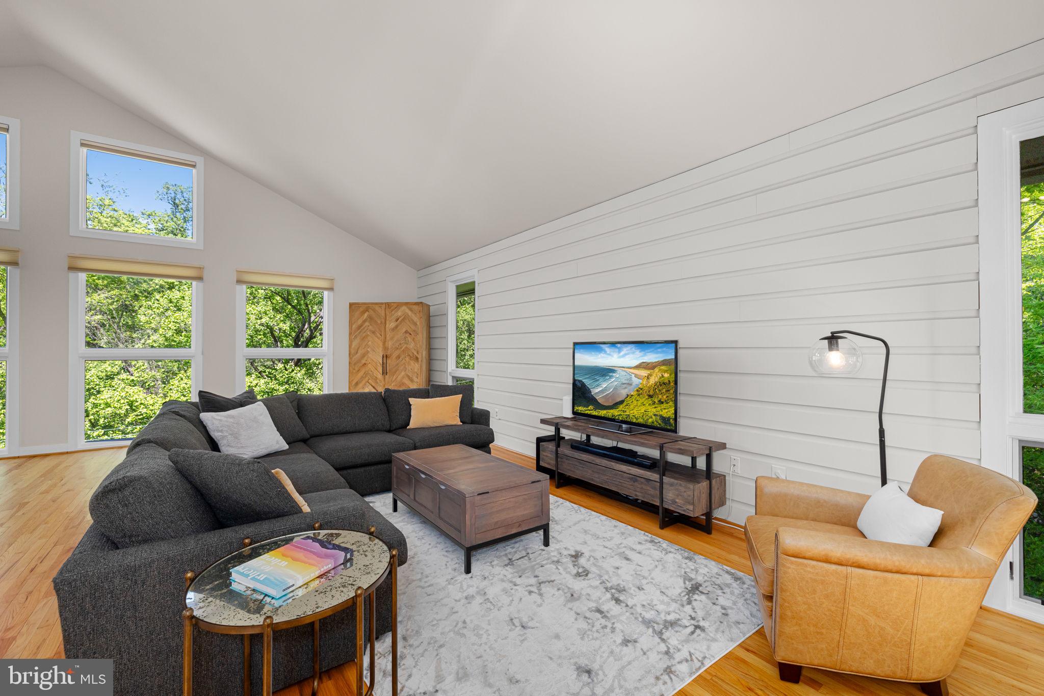 AURORA HILLS - Residential