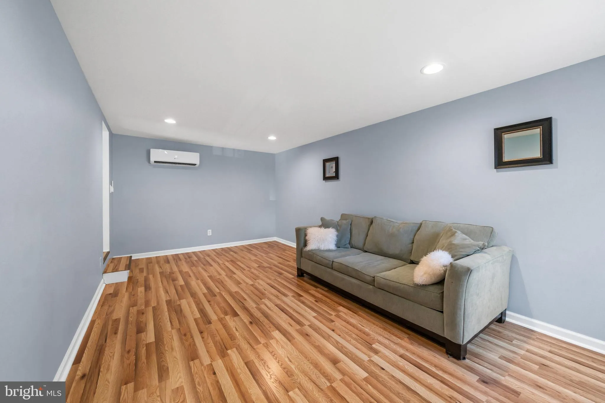 Wilmington, Delaware 19803, United States, 3 Bedrooms Bedrooms, ,2 BathroomsBathrooms,Residential,Pending,156169