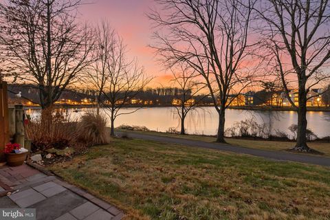 2938 BRIDGEHAMPTON COURT FALLS CHURCH VA 22042