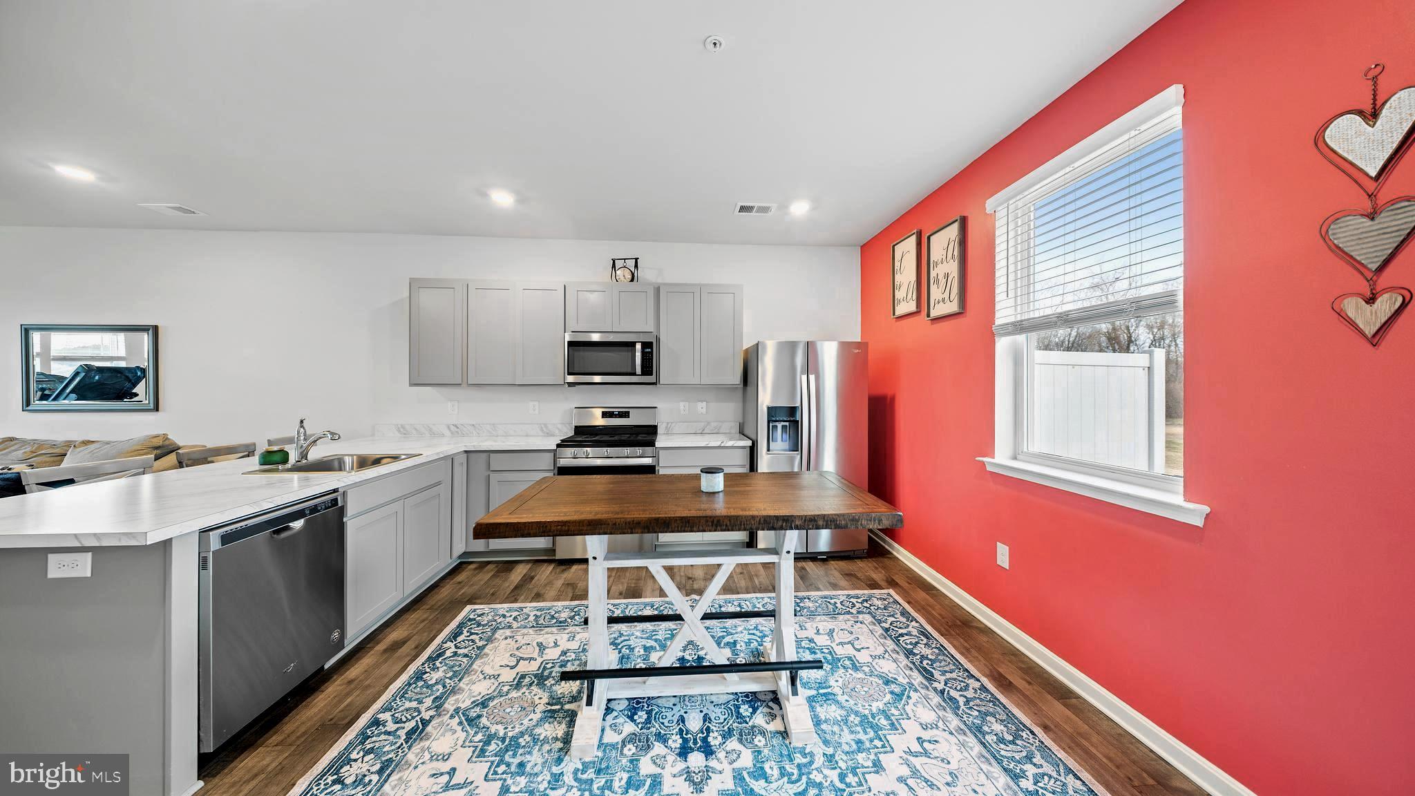 SPRING VILLAGE - Residential