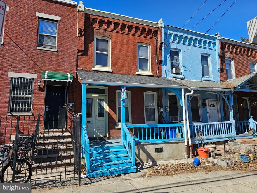 Charming Powelton House with backyard for gardening or a dog is available! Hardwood floors throughout, half bath on the 1st floor, full-size laundry on the 2nd floor, large rooms, spacious full bath, and a basement with storage potential.  Basement door also has a door with cat entry to store litter away from sight. 

The location is just a block from Market St which puts you right where you can get access to everything, either on foot or with public transportation. Come take a look today!