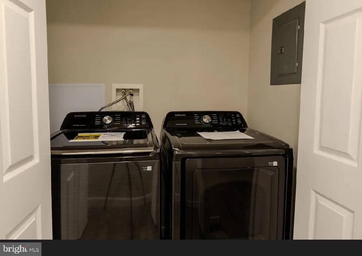 VALLEY STREAM - Residential