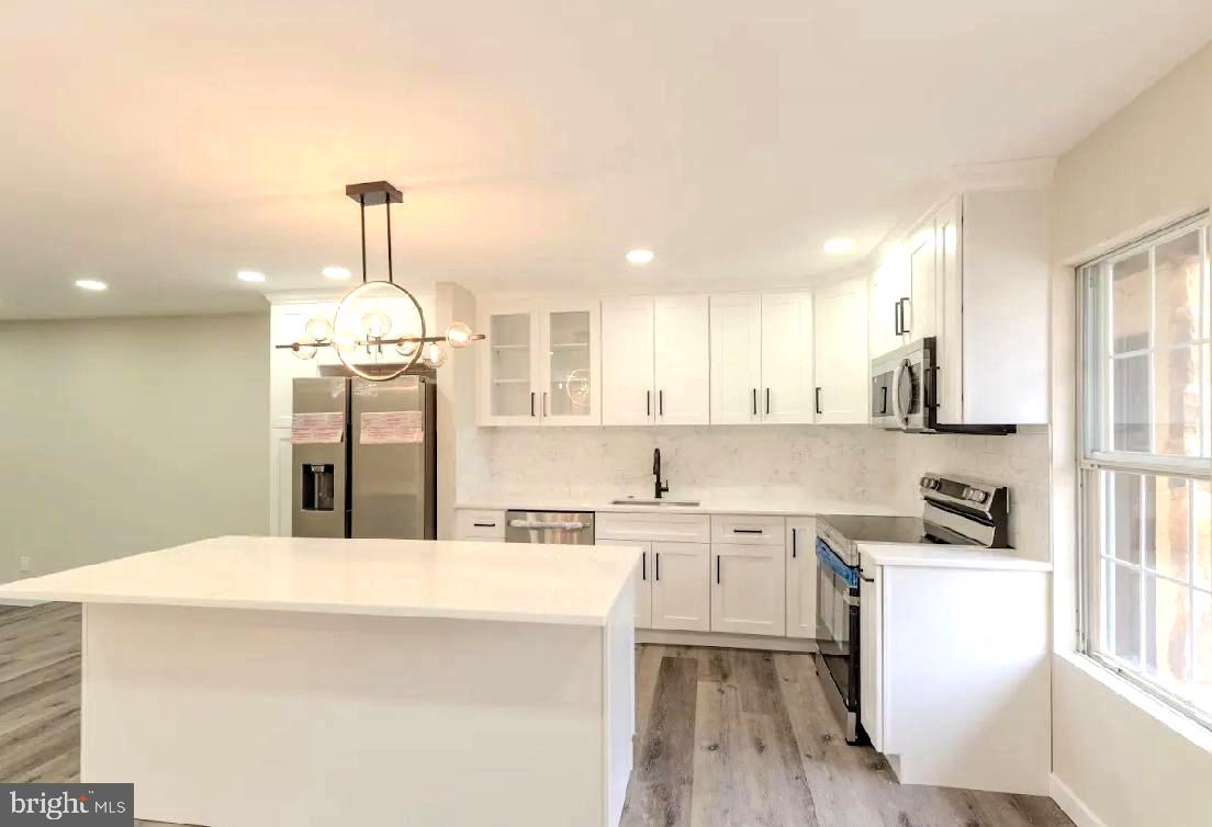 VALLEY STREAM - Residential