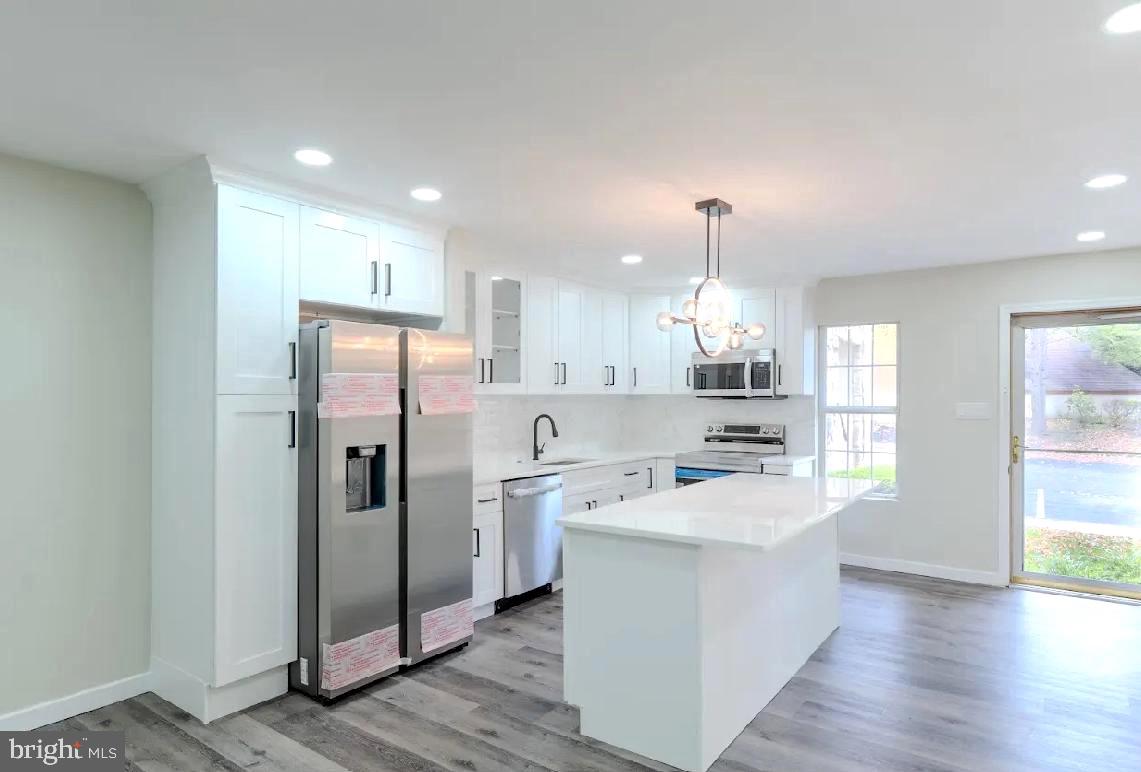 VALLEY STREAM - Residential