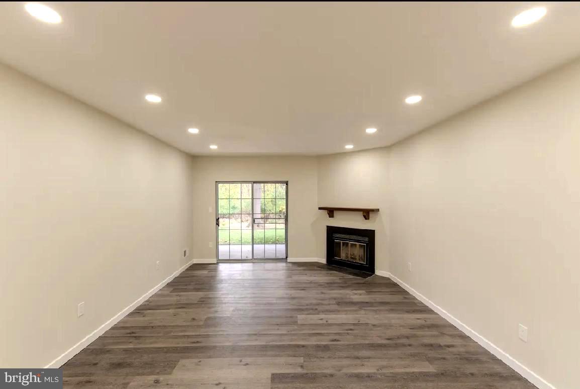 VALLEY STREAM - Residential